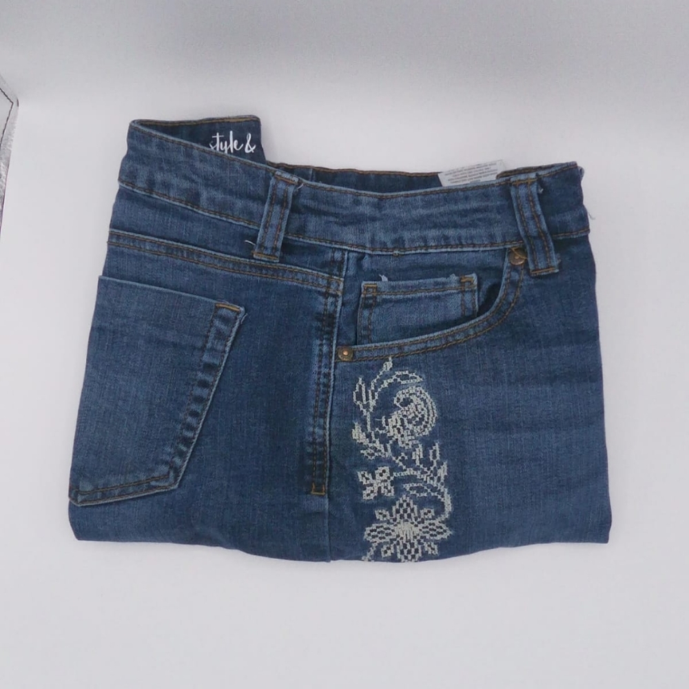 Style & Co Jean Shorts Sizes 6 & 10 (J)